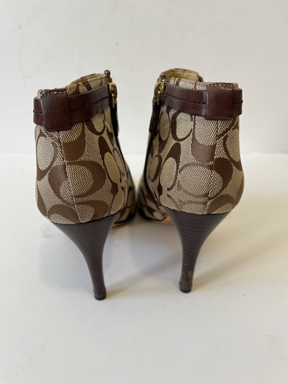 Coach Bennett Beige Brown Signature Canvas Ankle Booties heel size 9B - Picture 4 of 10